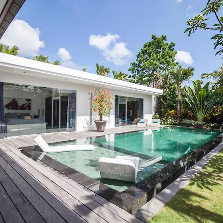 Stylish 4-Bd Villa In Seminyak